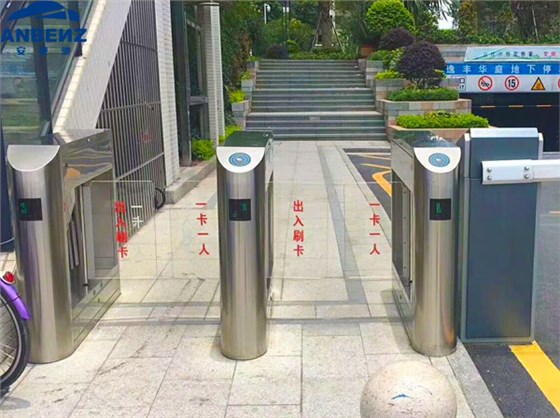 【安贝驰】智能停车场道闸设施安裝常见问题分析：