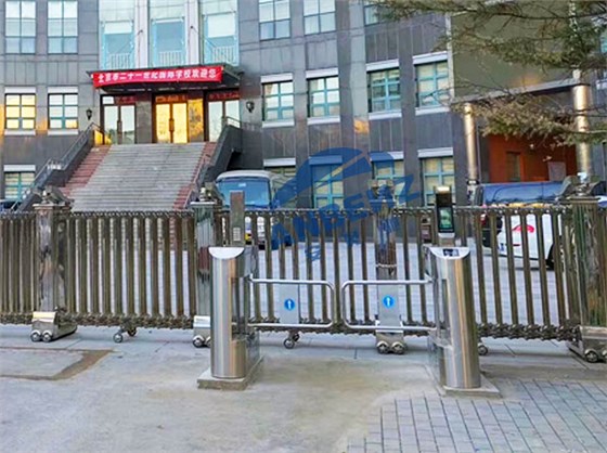 【安贝驰】校园为什么要安装智能人脸识别通道闸机系统？