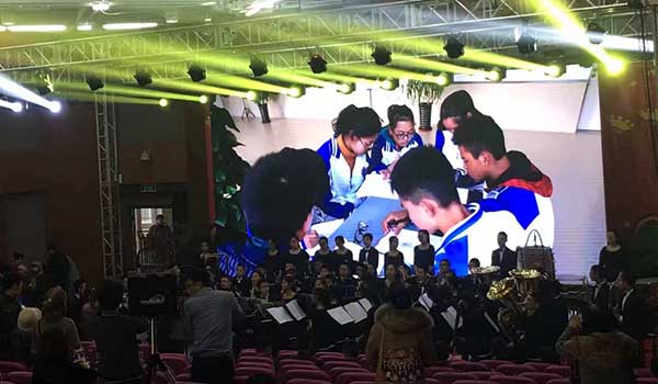 工业大学附属中学敬老助残活动进行 工业大学附属中学敬老助残活动进行